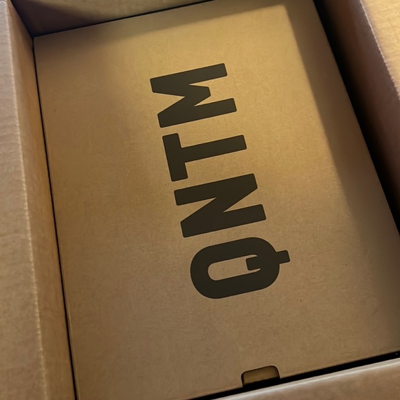 YEEZY. Just dropped !! QNTM !!! One-of-a-kind - Picture 2 of 14